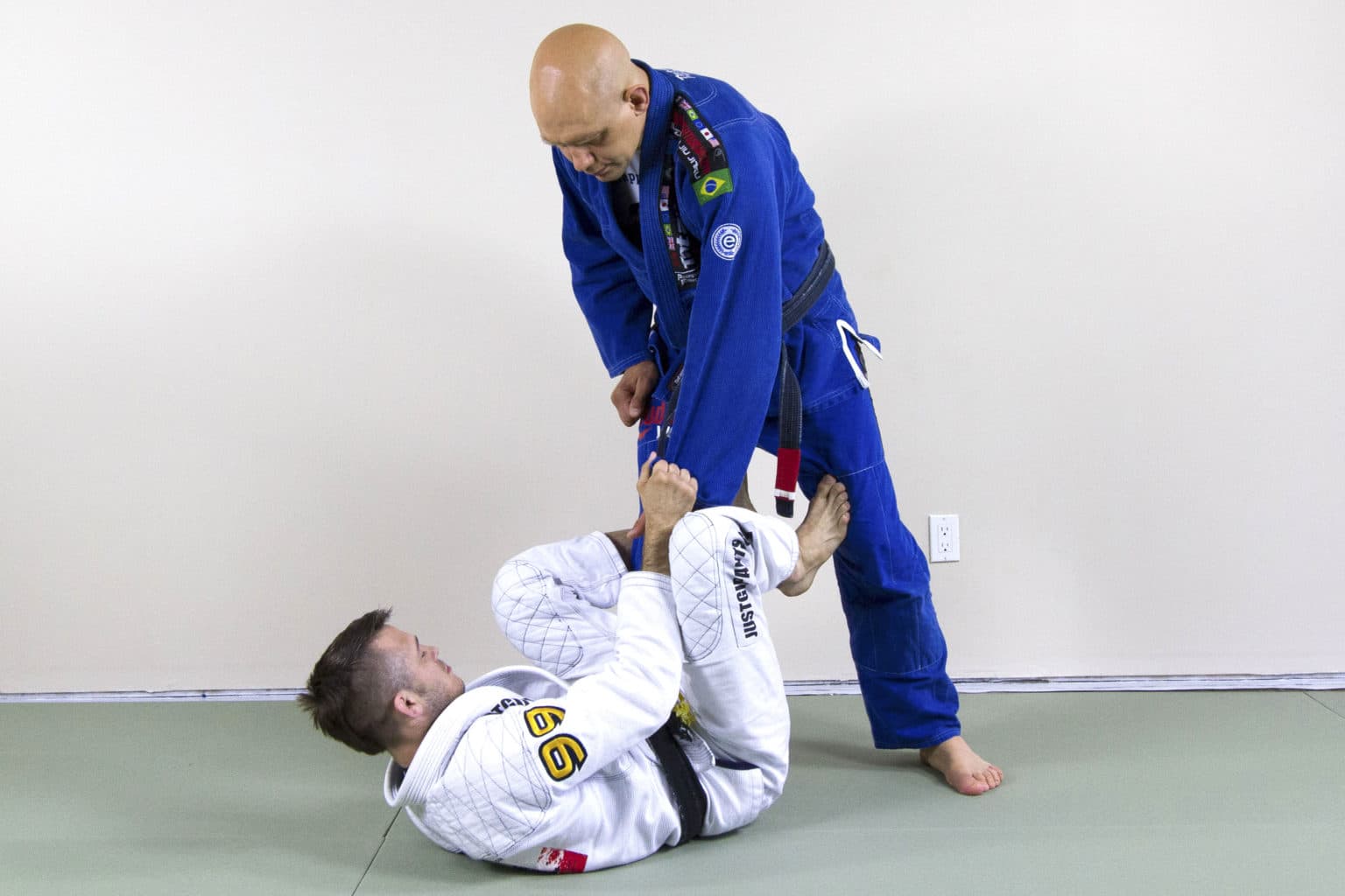 How To Set Up The Triangle Choke From Guard - Grapplearts