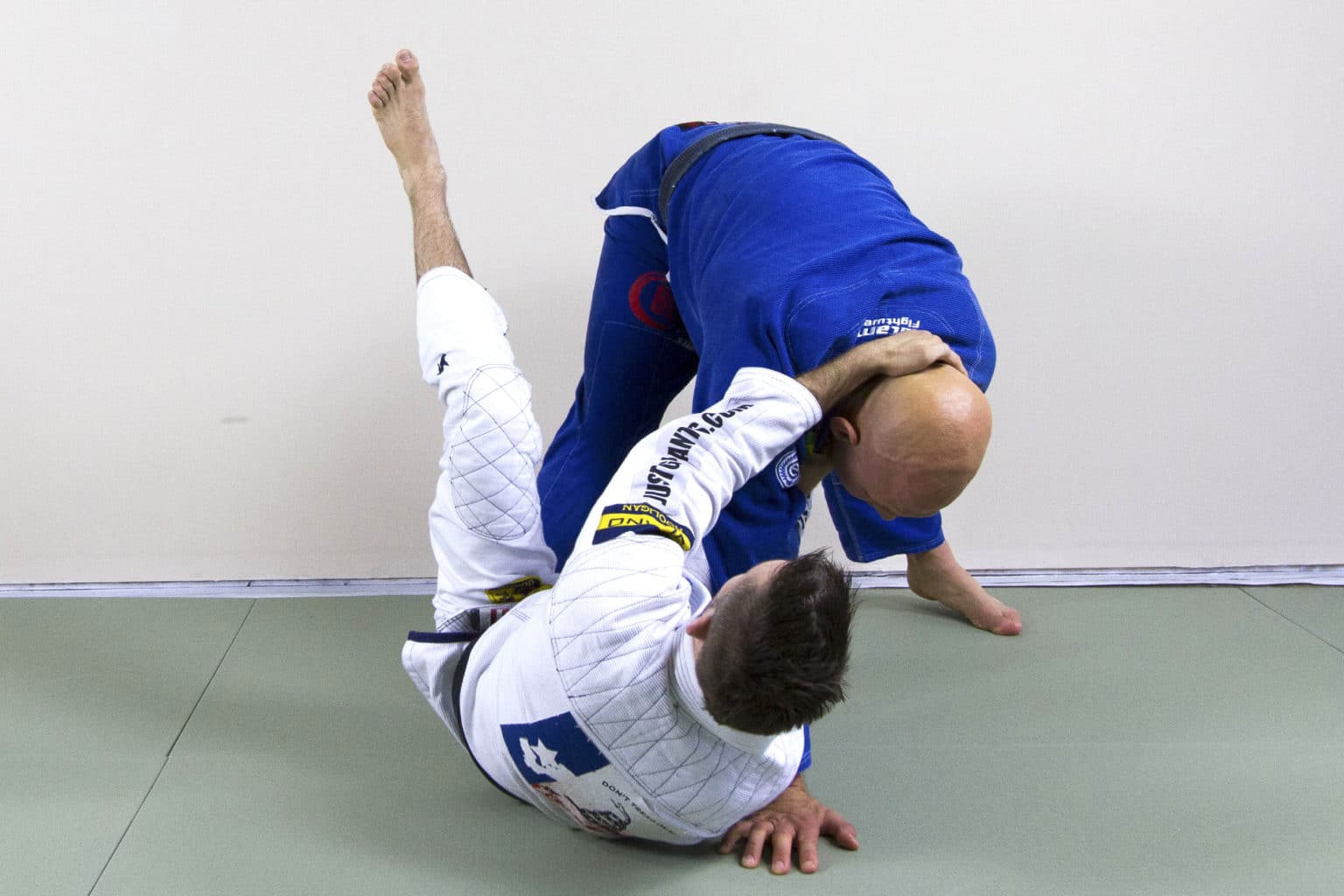 How To Set Up The Triangle Choke From Guard - Grapplearts