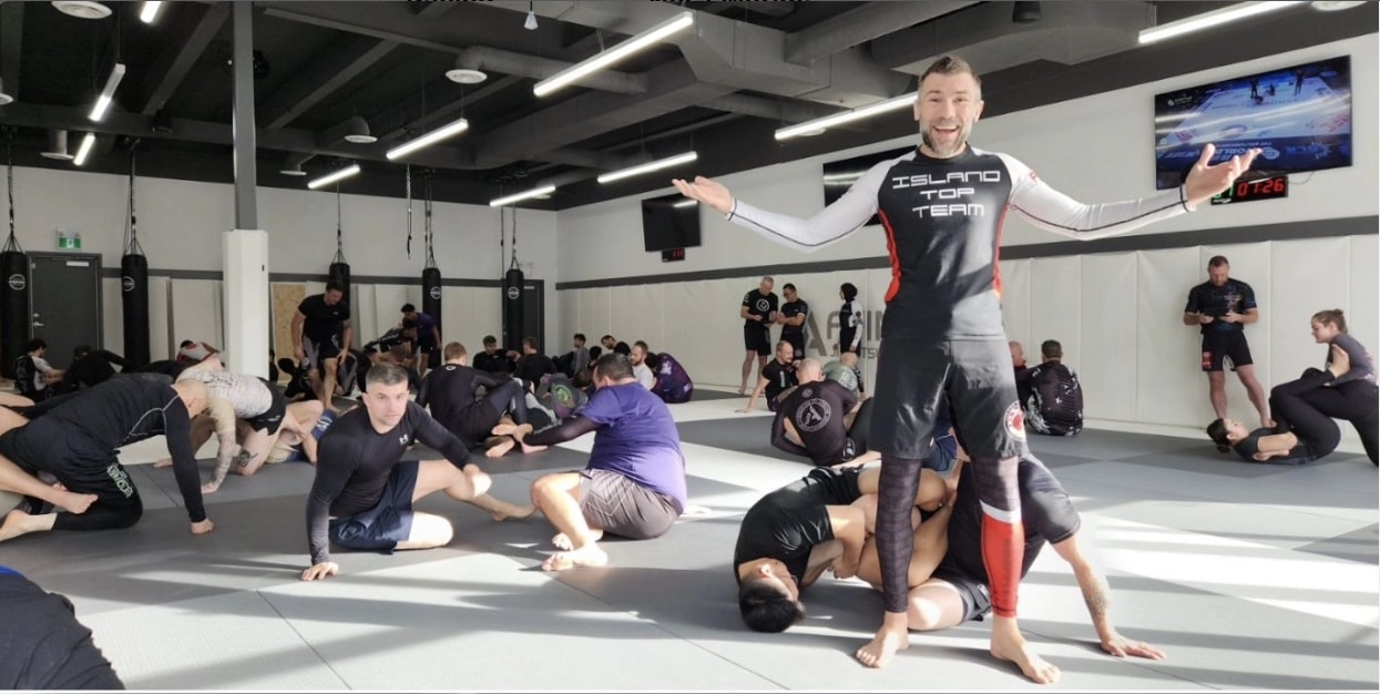 Rob Biernacki teaching ecologically-adjacent jiu-jitsu